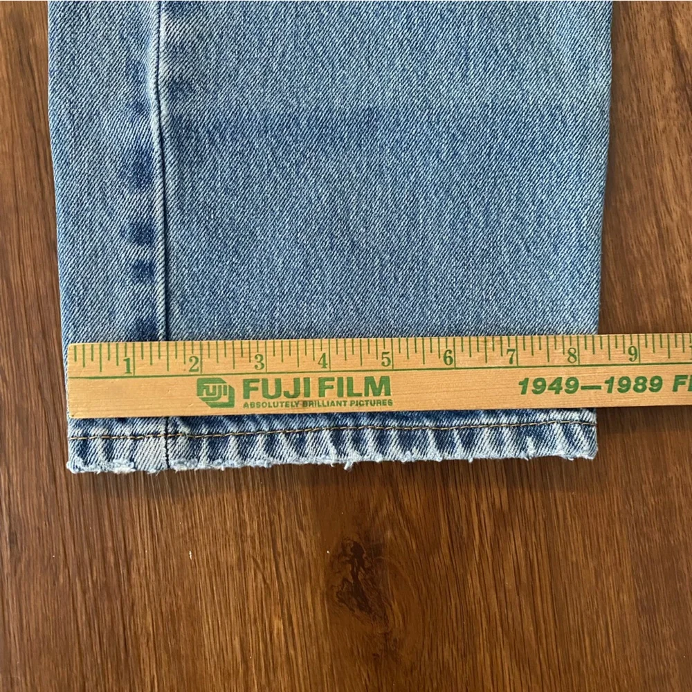 Levi’s Jeans 505 Light Blue Distressed size 38 X 32 casual‎